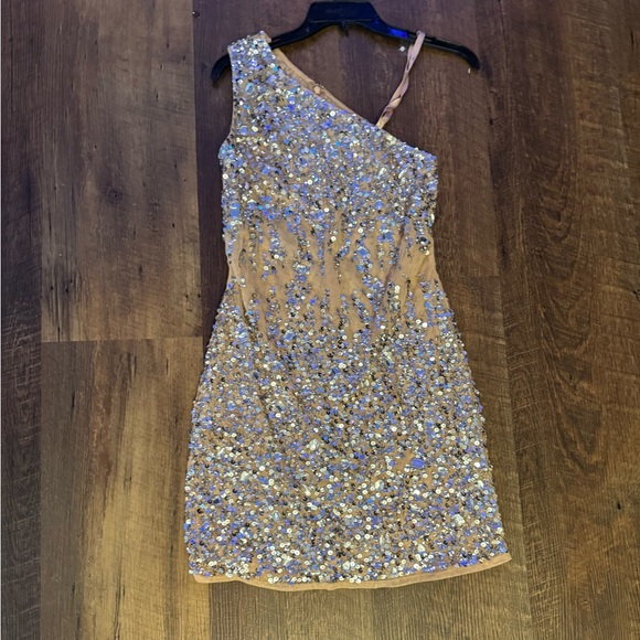 Mac DUGGAL | Beige One Shoulder Sheer Hand Beaded Mini Dress | 10977 | 4 - Picture 5 of 10